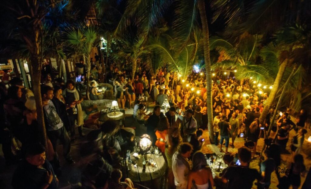 Papaya playa project es uno de los lugares de fiesta más icónicos de Tulum