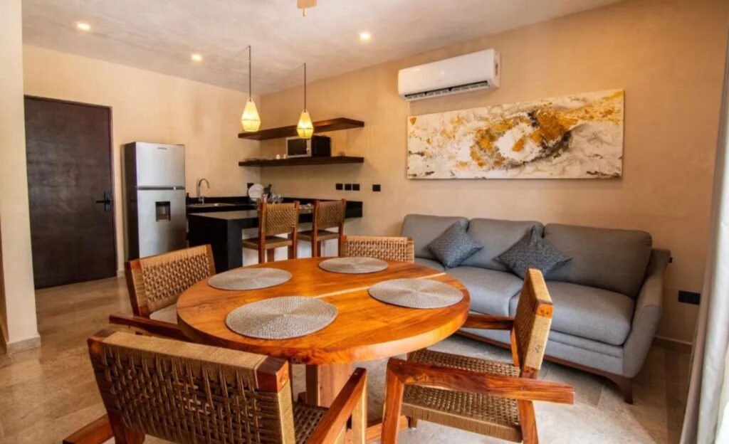Located in the secure residential area of Aldea Zama, Calea Tulum is perfectly situated near the ancient ruins and stunning beaches.