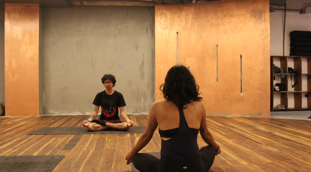 Yoga class at Centro Calea boutique wellness hotel Tulum Soundhealing Apartment Rooftop yoga class at sunrise, hotel with yoga classes Tulum, Calea Tulum Aldea Zama